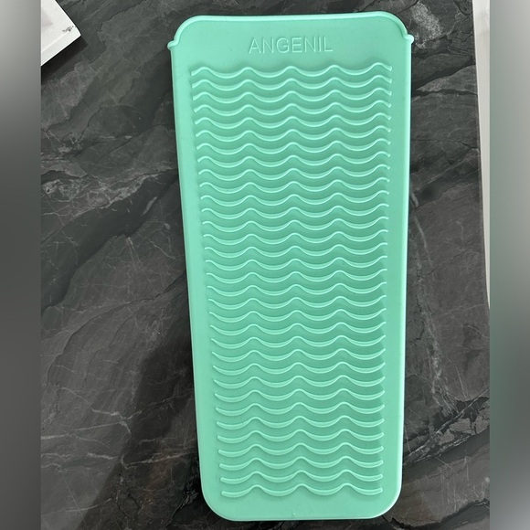 Heat resistance flat iron silicon mat - Picture 3 of 9